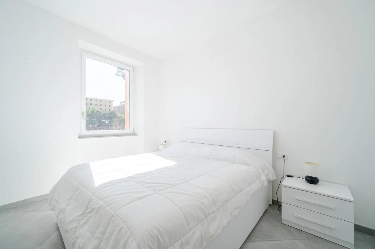 ジェノヴァNew!Central Apt 5 Min Walk From The Metro Brignoleアパートメント アパート ジェノヴァ